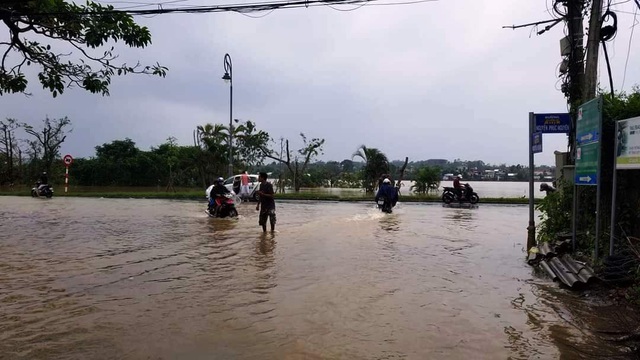 Thủy điện tiếp tục xả nước, Huế sẽ đón lũ lớn trong đêm - 3