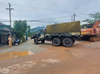 Trực thăng và công binh chạy đua thời gian vào cứu hộ ở thủy điện Rào Trăng 3