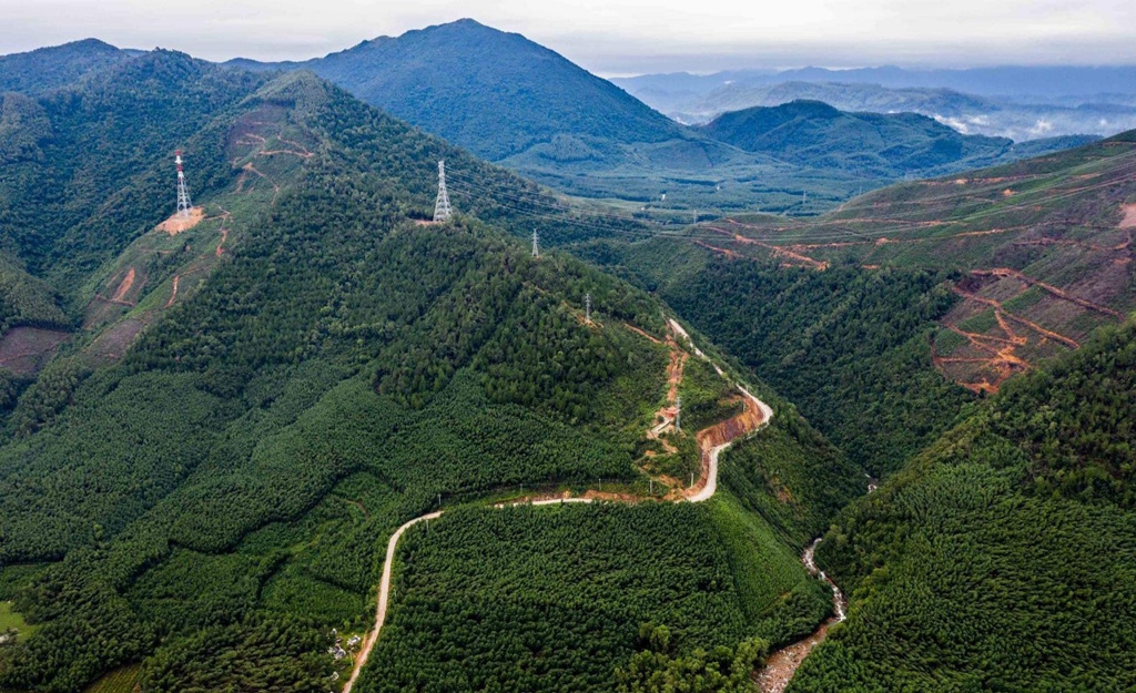 Trực thăng và công binh chạy đua thời gian vào cứu hộ ở thủy điện Rào Trăng 3
