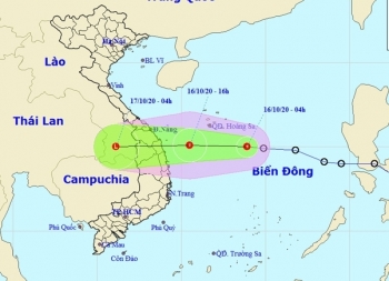 Áp thấp nhiệt đới sắp đổ bộ miền Trung, nguy cơ lũ lụt khó lường