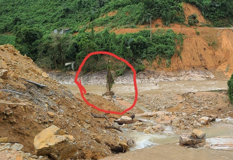 Vượt lũ dữ đưa thi thể công nhân thứ 2 ra khỏi Rào Trăng 3