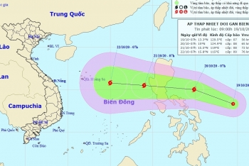 Xuất hiện áp thấp nhiệt đới gần Biển Đông, miền Trung tiếp tục mưa lớn