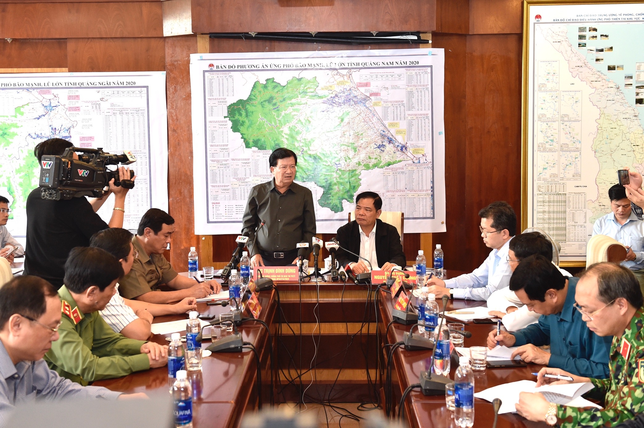 Bão số 9 cách Phú Yên 450km, Phó Thủ tướng Trịnh Đình Dũng chỉ đạo ứng phó tại tiền phương