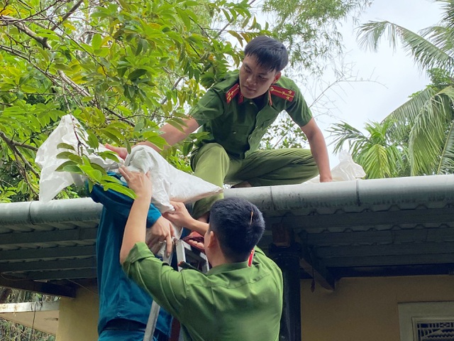 Miền Trung căng mình chuẩn bị đón siêu bão - 9