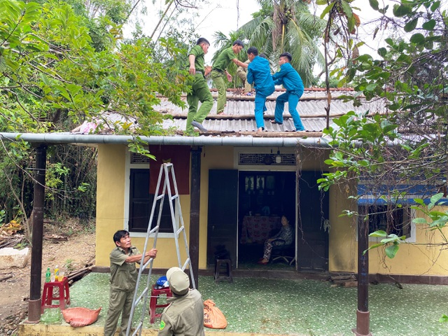 Miền Trung căng mình chuẩn bị đón siêu bão - 11