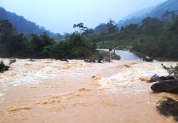 Thiệt hại do bão số 9: 3 người thương vong, gần 1.100 nhà dân bị hư hỏng, tốc mái