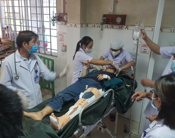 Quảng Nam huy động tối đa lực lượng tìm kiếm các nạn nhân bị vùi lấp
