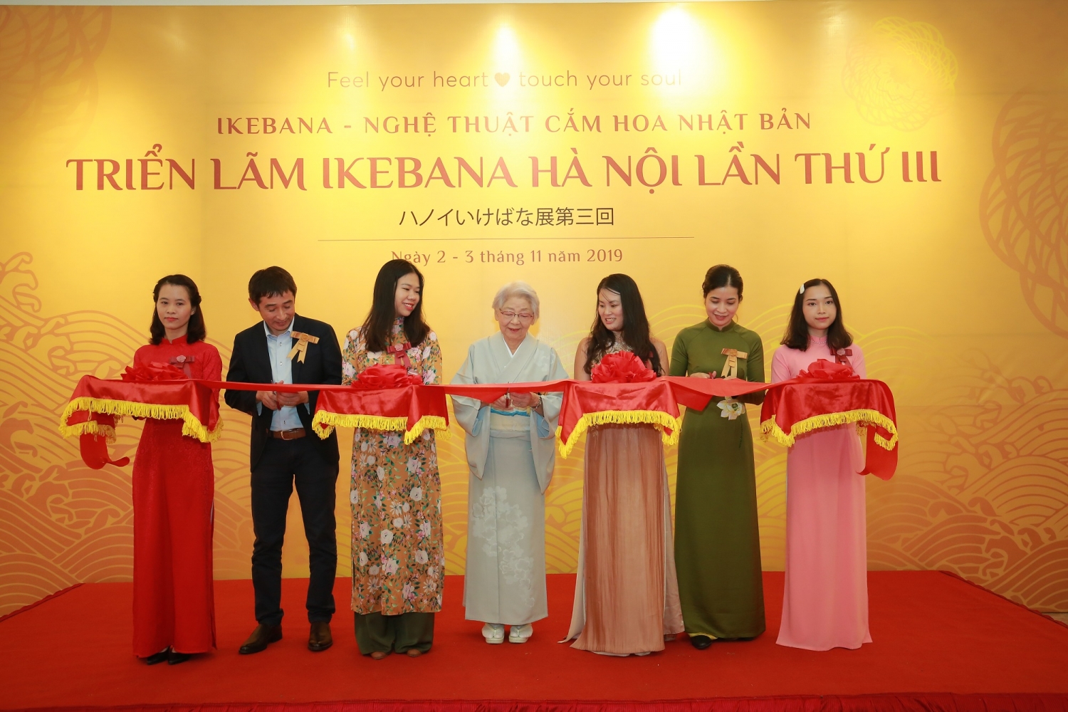 thuong thuc nghe thuat ikebana nhat ban giua long ha noi