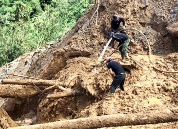 Ứng phó bão số 10: Quảng Nam, Quãng Ngãi khẩn trương sơ tán dân