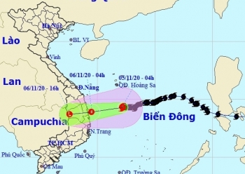 Bão số 10 dần suy yếu, nhiều tỉnh miền Trung mưa rất to