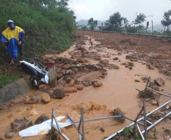 Xác minh thông tin một số người mất tích sau vụ lở núi