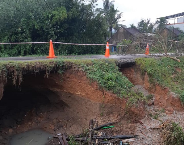 Di dời khẩn cấp hàng trăm hộ dân, nhiều tuyến đường bị chia cắt - 5