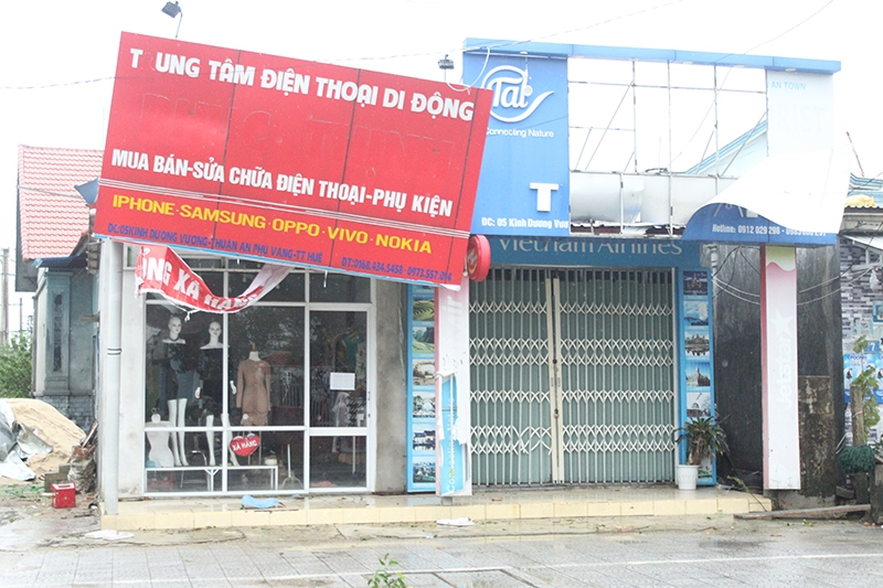 Những hình ảnh ban đầu tại Thừa Thiên Huế sau khi bão số 13 quét qua
