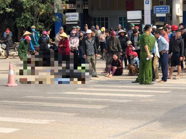 Truy tìm người gây va chạm khiến chủ xe máy ngã xuống đường, bị xe tải chẹn - 1 Truy tìm người gây va chạm khiến chủ xe máy ngã xuống đường, bị xe tải chẹn - 1