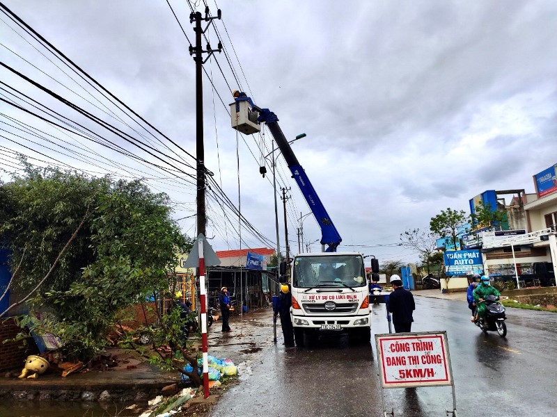 Quảng Bình ứng phó kịp thời, giảm tổn thất do bão 13 gây ra -0