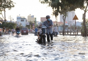 Bắc Bộ sắp đón không khí lạnh, Nam Bộ triều cường dâng cao, cảnh báo ngập úng