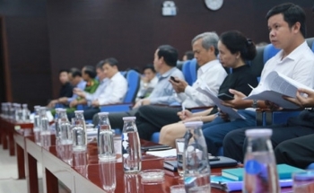 Không sử dụng chai, cốc nhựa dùng một lần tại công sở