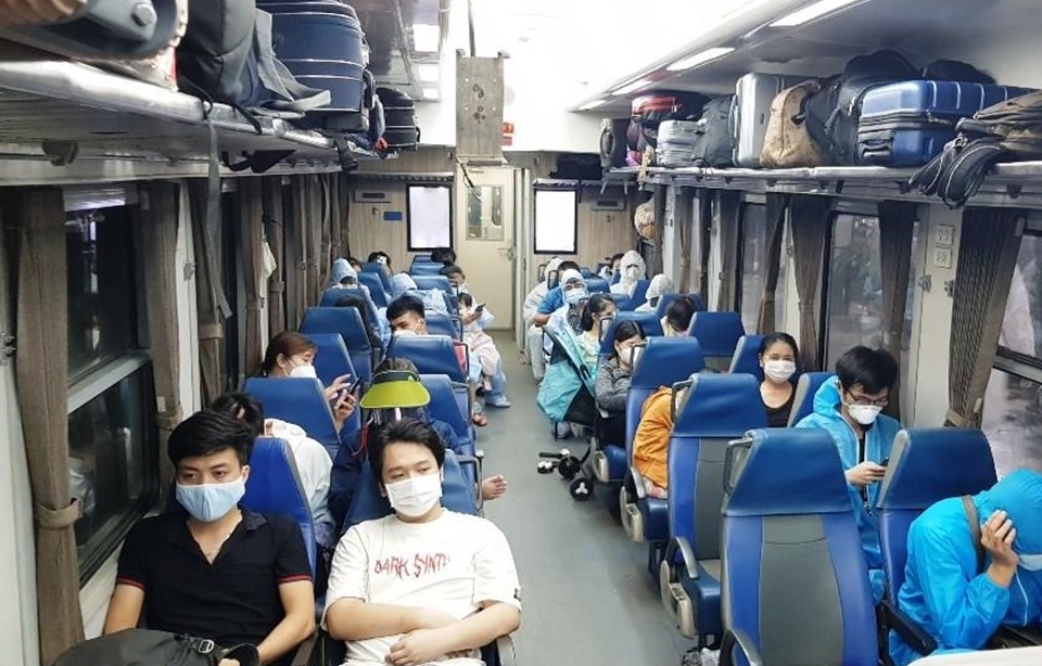Đường sắt kéo dài việc bán vé nguyên khoang, nguyên toa
