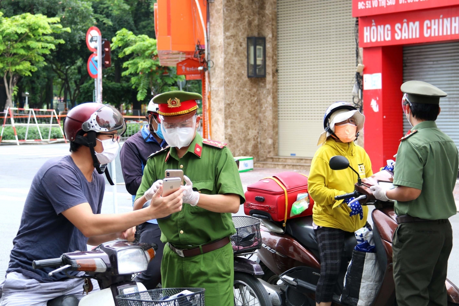 TP HCM: Tăng cường kiểm soát di biến động dân cư, ra vào địa bàn
