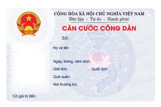 Căn cước công dân mã vạch sẽ bị cắt góc khi cấp đổi sang thẻ gắn chíp
