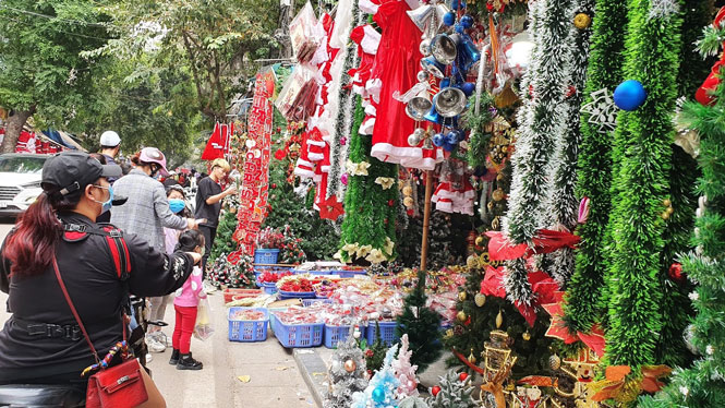 Đồ trang trí Giáng sinh phong phú, sôi động