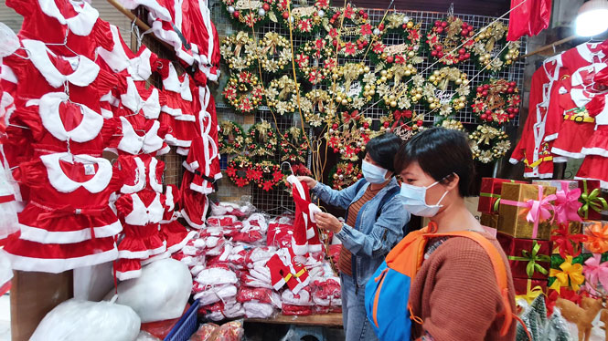 Đồ trang trí Giáng sinh phong phú, sôi động