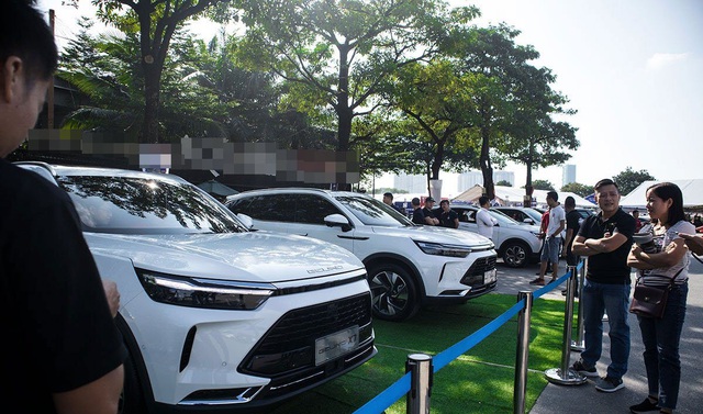 Nhờ giá rẻ, xe nhập từ Trung Quốc ồ ạt vào Việt Nam cuối năm - 1