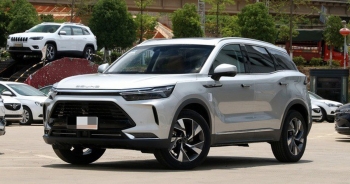 Nhờ giá rẻ, xe nhập từ Trung Quốc ồ ạt vào Việt Nam cuối năm