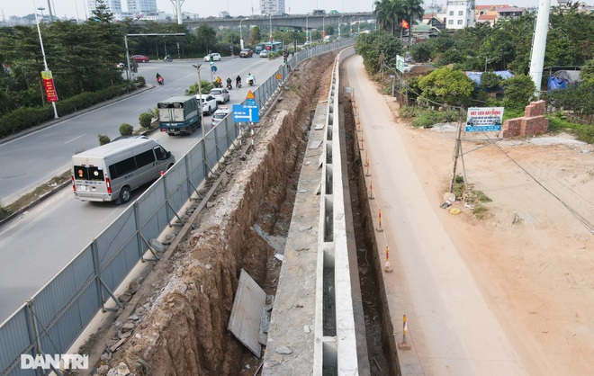 Thay bờ đê đất bằng tường chắn, đường Âu Cơ được mở rộng từ 2 lên 4 làn xe - 9