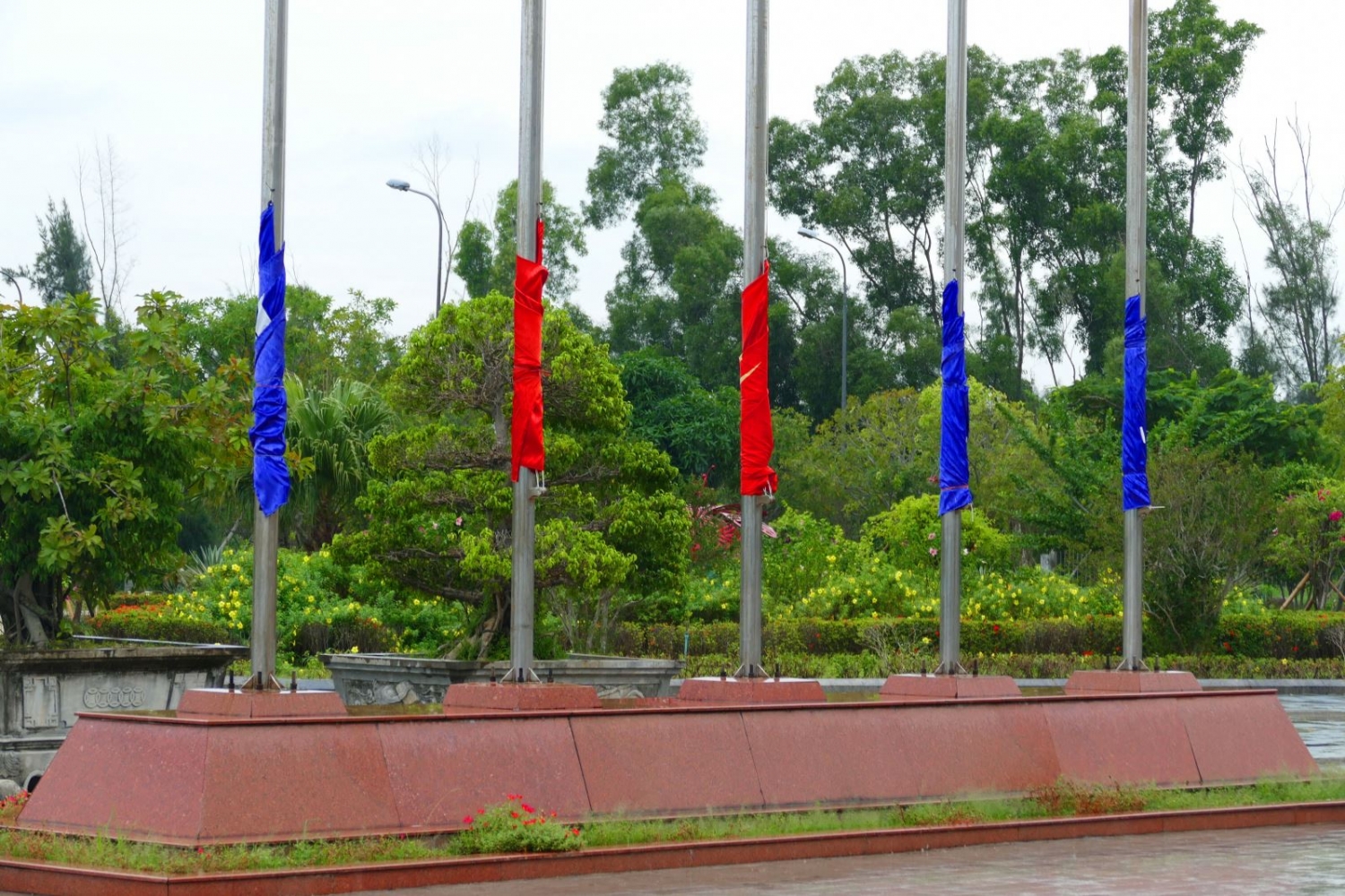 [Chùm ảnh] Nhà máy lọc dầu Dung Quất chuẩn bị ứng phó với cơn bão Noru
