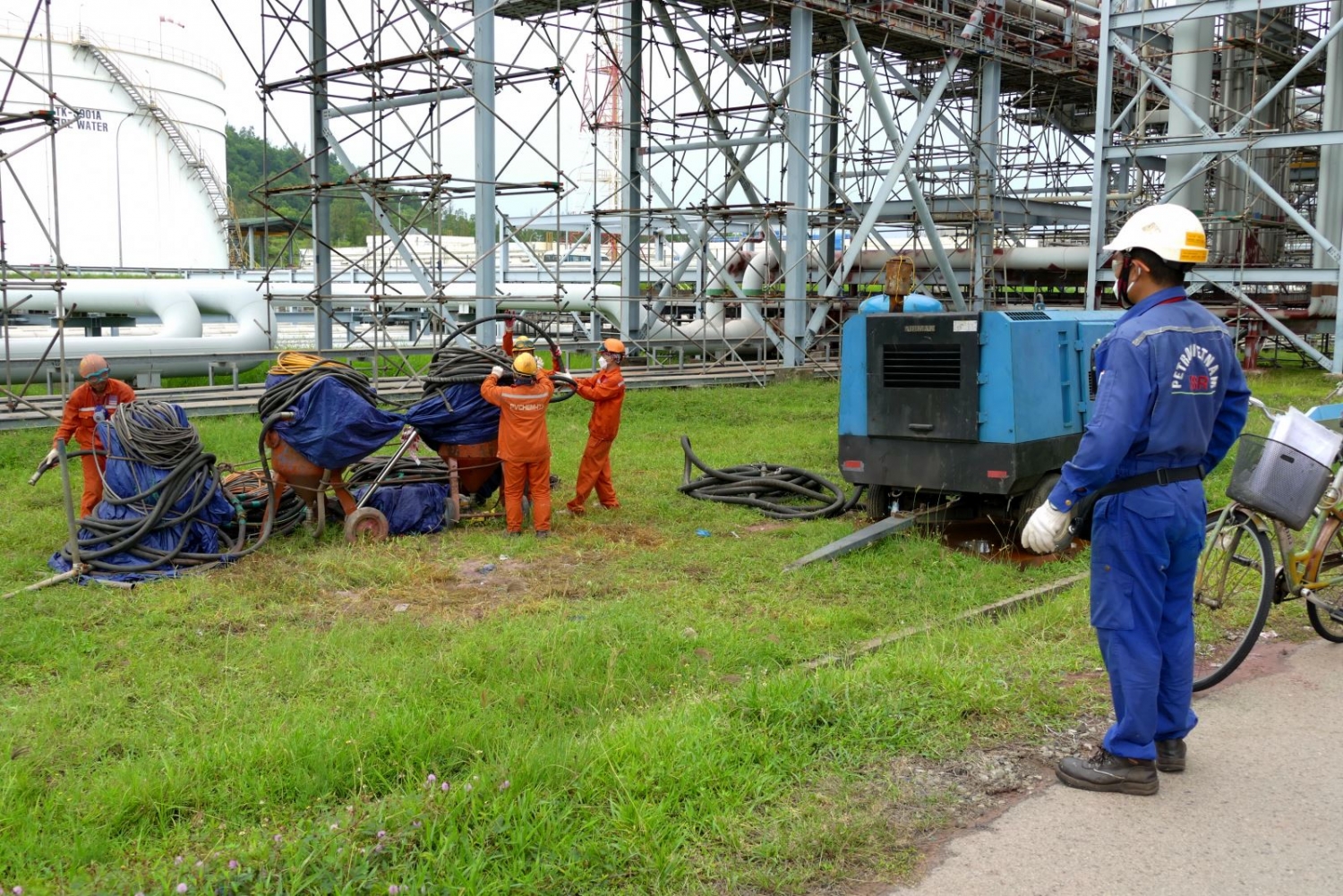 NMLD Dung Quất sẵn sàng ứng phó với cơn bão Noru NMLD Dung Quất sẵn sàng ứng phó với cơn bão Noru