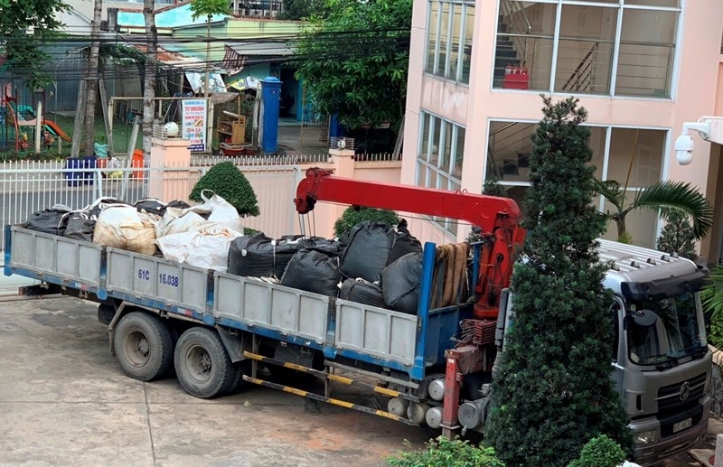 tin tuc ngay 61 khach tay danh tu vong nhan vien cam diec tai quan bar