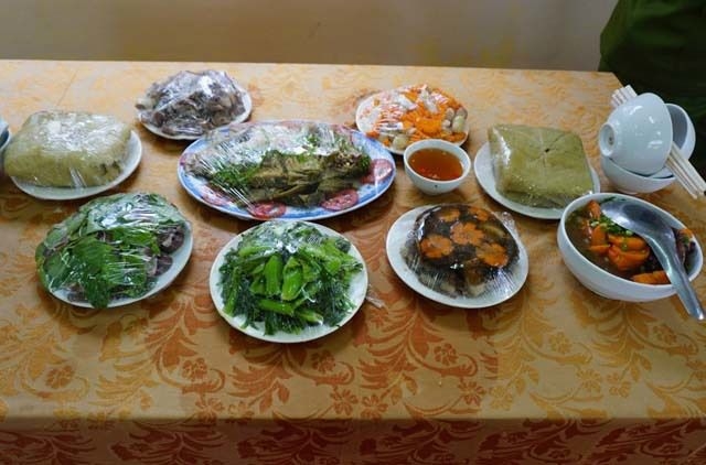 bua com chuan vi tet danh cho pham nhan