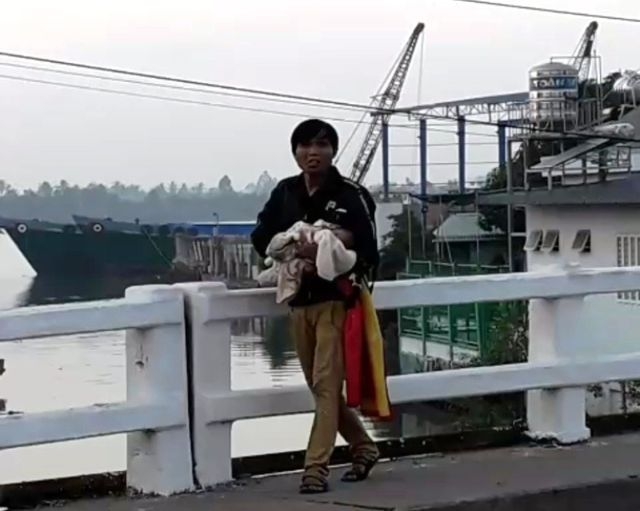 tin tuc 72 kinh hoang be gai bi ban chet ngay mung 2 tet