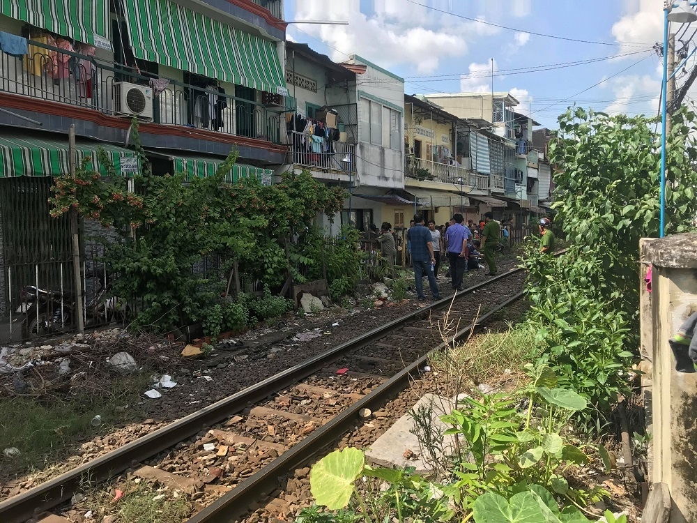 tin tuc 122 pho phong ngan hang chem chet bo de chem me va em gai bi thuong nang