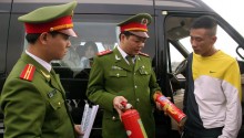 nan nhan vu binh cuu hoa no trong oto noi gi