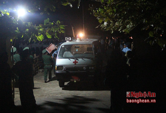 thuong ta tran quang khai tro ve trong vong tay dong doi