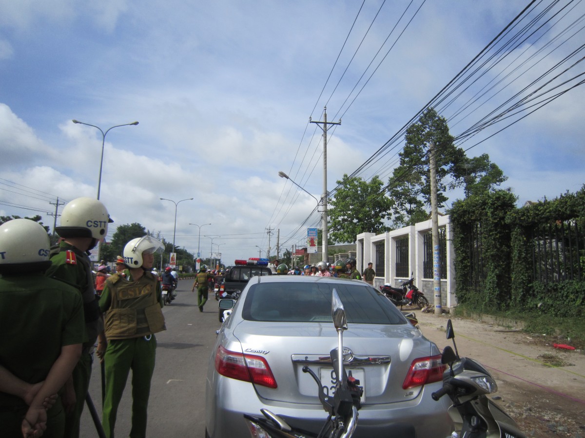 Cảnh sát phong tỏa hiện trường.