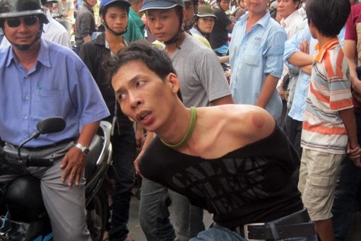 Có nên khuyến khích người dân bắt cướp bằng tiền thưởng?