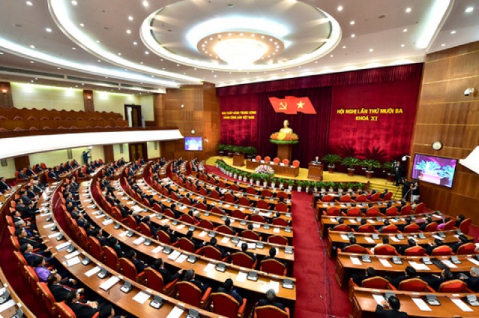 thong qua danh sach ung cu vien bo chinh tri