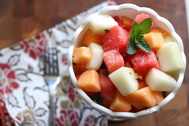 Khỏe dáng, đẹp da với salad từ dưa hấu