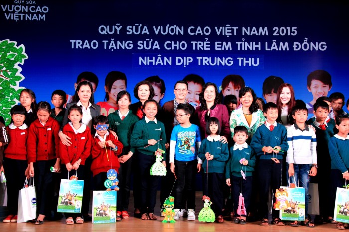 vinamilk tiep tuc duoc binh chon thuong hieu manh cua viet nam nam 2015