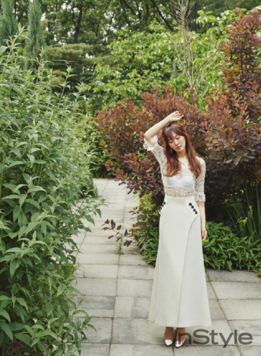Kim So Yeon nữ tính trong loạt ảnh thời trang