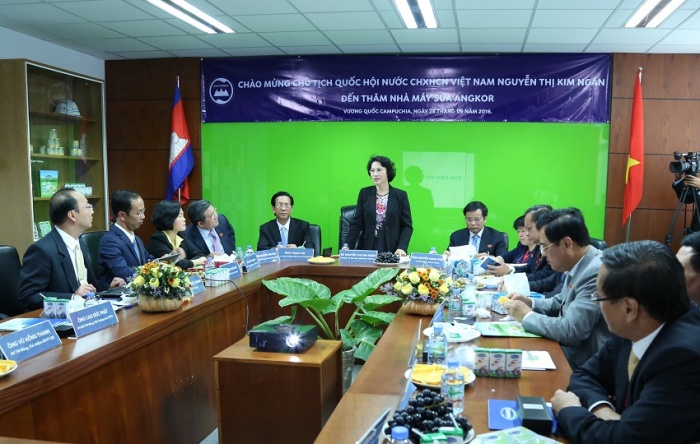 doan dai bieu quoc hoi viet nam tham nha may sua angkor cua vinamilk tai campuchia