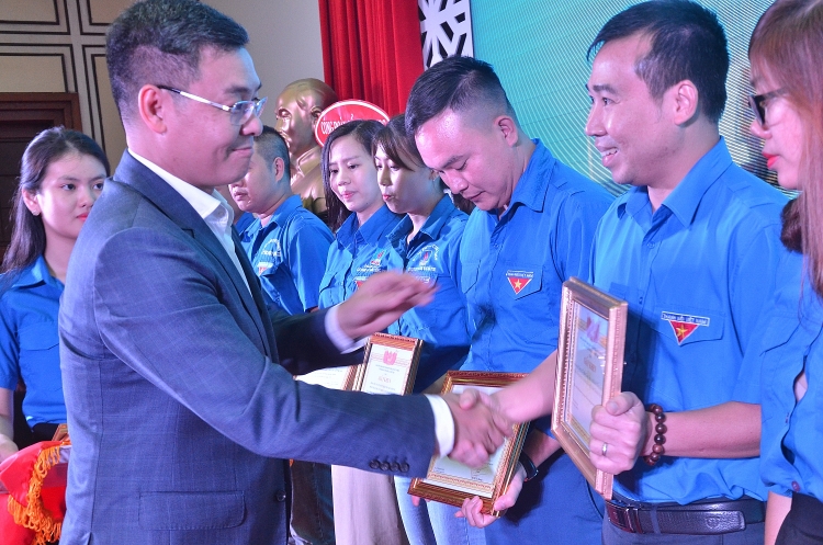 tuoi tre ptsc the hien ban linh xung kich nang dong sang tao