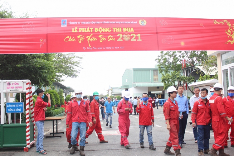 PV Drilling phát động thi đua cao điểm dự án đóng mới cụm thiết bị khoan (DES) và bảo dưỡng/tái khởi động giàn PV DRILLING V- chúc Tết NLĐ