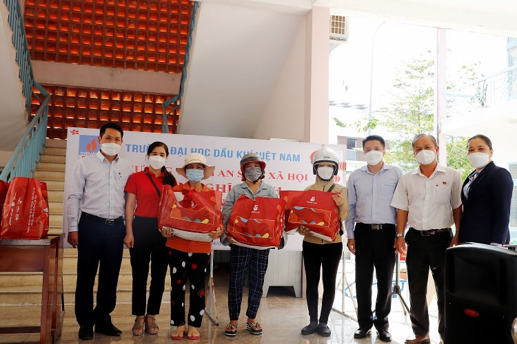 PVU thực hiện công tác An sinh xã hội  “Xuân Nghĩa tình - Tết An vui”