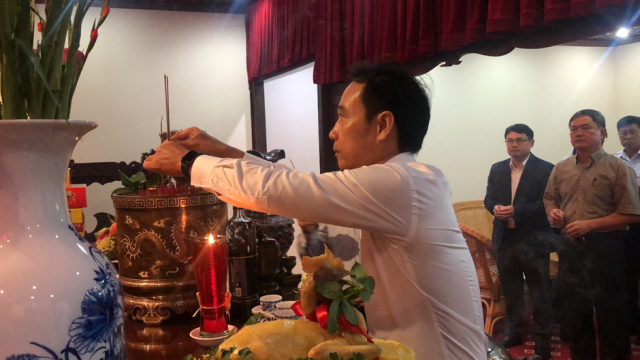 lanh dao vietsovpetro to chuc dang huong tuong niem chu tich ho chi minh