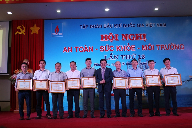 pvn to chuc hoi nghi an toan suc khoe moi truong lan thu 13