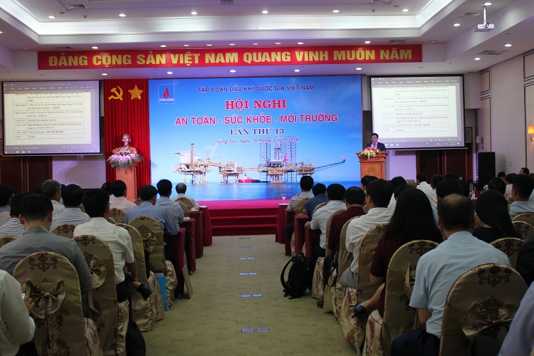pvn to chuc hoi nghi an toan suc khoe moi truong lan thu 13